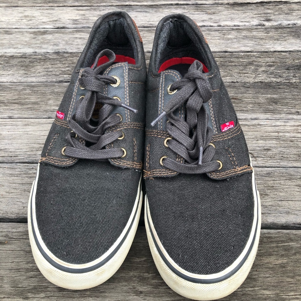 Levi's  men’s black low top sneakers 10.5